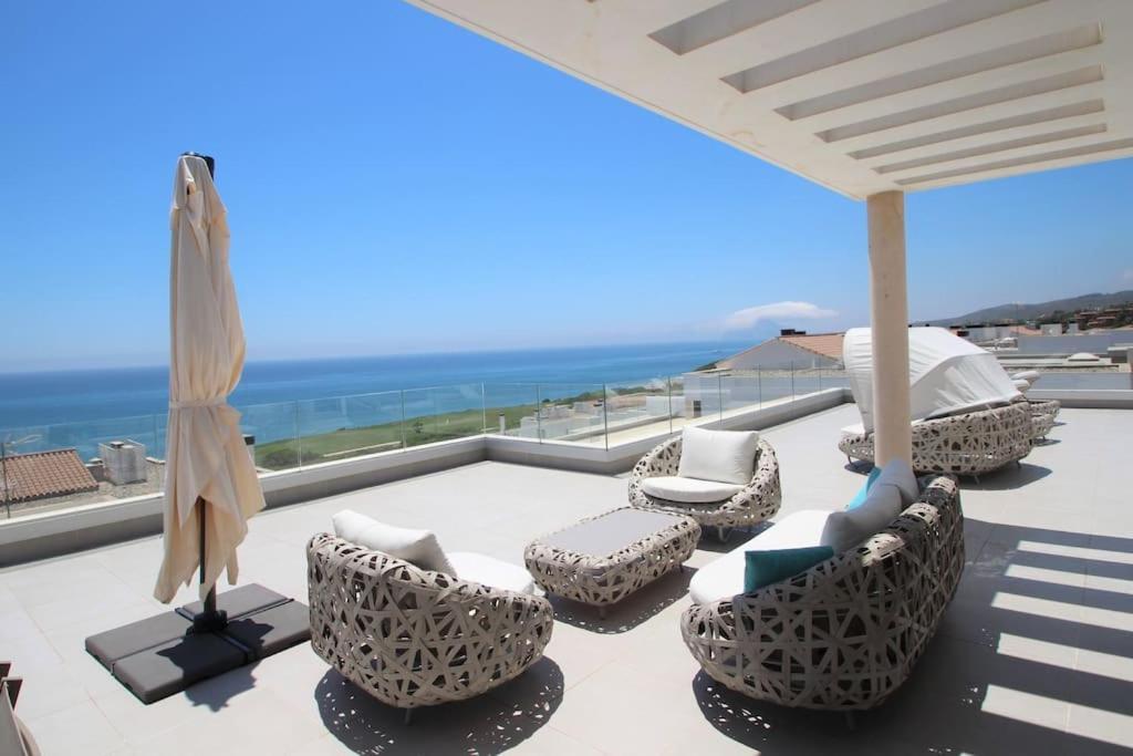 Luxurious Penthouse With Huge Panoramic Terrace Leilighet San Roque  Eksteriør bilde