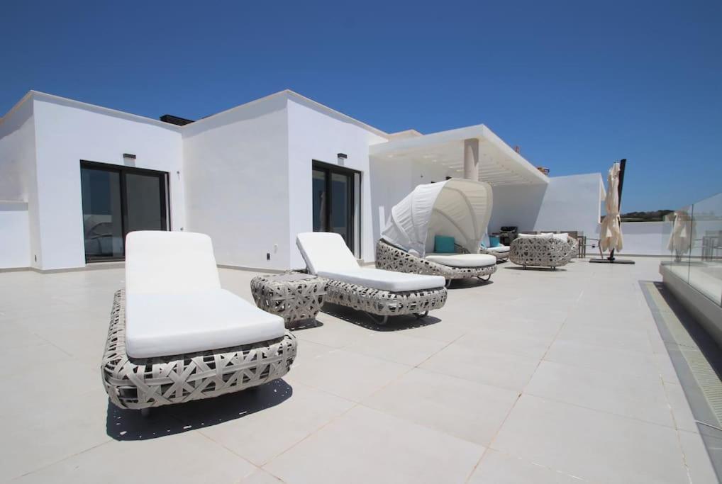 Luxurious Penthouse With Huge Panoramic Terrace Leilighet San Roque  Eksteriør bilde